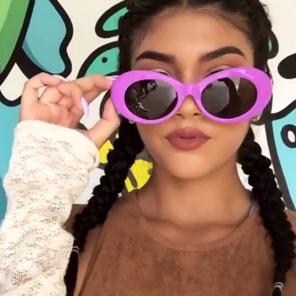 “Lizzy” Pink Oversized Oval Retro Shades